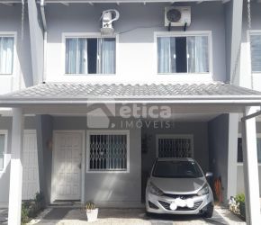 Casa no Bairro Barra do Rio em Itajaí com 2 Dormitórios (1 suíte) e 84 m² - 2219