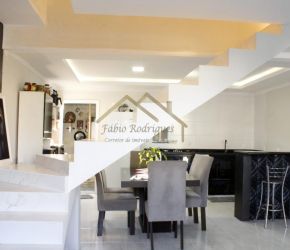 Casa no Bairro Centro em Itajaí com 3 Dormitórios (1 suíte) e 171 m² - 701