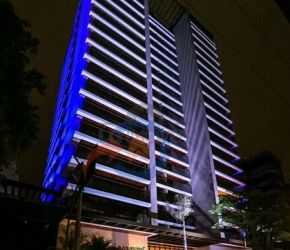 Apartamento no Bairro América em Joinville com 4 Dormitórios (4 suítes) e 250 m² - LG9319