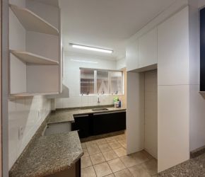 Apartamento no Bairro América em Joinville com 3 Dormitórios (1 suíte) e 74 m² - 12599.001