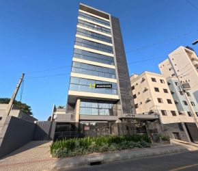 Apartamento no Bairro América em Joinville com 3 Dormitórios e 120 m² - 759