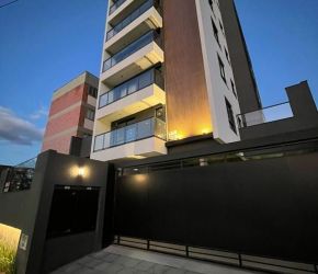 Apartamento no Bairro Anita Garibaldi em Joinville com 3 Dormitórios (1 suíte) e 122 m² - KA182