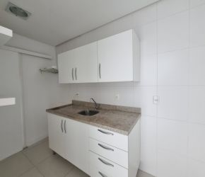 Apartamento no Bairro Atiradores em Joinville com 3 Dormitórios (1 suíte) e 81 m² - 03727.001
