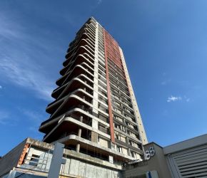 Apartamento no Bairro Atiradores em Joinville com 3 Dormitórios (3 suítes) - 27546