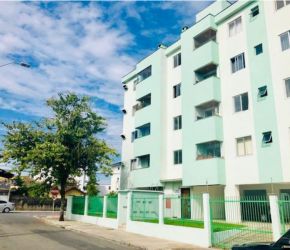 Apartamento no Bairro Bom Retiro em Joinville com 3 Dormitórios (1 suíte) e 92 m² - 354