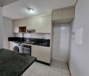Apartamento no Bairro Bom Retiro em Joinville com 2 Dormitórios (1 suíte) e 64 m² - 12556.001