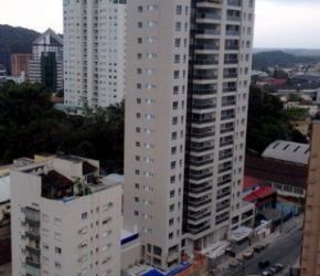 Apartamento no Bairro Centro em Joinville com 4 Dormitórios (4 suítes) e 254 m² - BU52576V