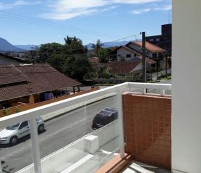 Apartamento no Bairro Costa e Silva em Joinville com 3 Dormitórios (1 suíte) e 85 m² - SA014