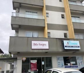 Apartamento no Bairro Espinheiros em Joinville com 2 Dormitórios e 53 m² - LA20