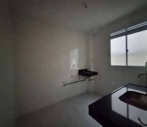 Apartamento no Bairro Fátima em Joinville com 2 Dormitórios e 60 m² - 12597.001