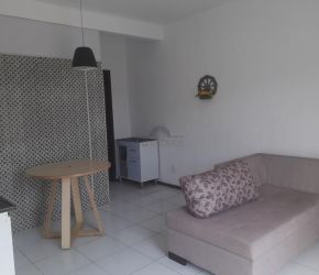 Apartamento no Bairro Floresta em Joinville com 1 Dormitórios e 31 m² - LG1762