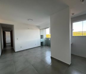 Apartamento no Bairro João Costa em Joinville com 2 Dormitórios e 50 m² - 12576.001