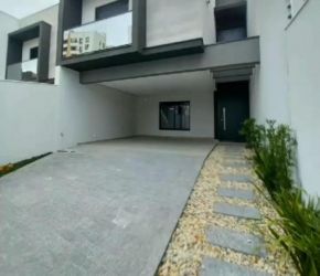 Casa no Bairro América em Joinville com 3 Dormitórios (3 suítes) e 150 m² - 2512