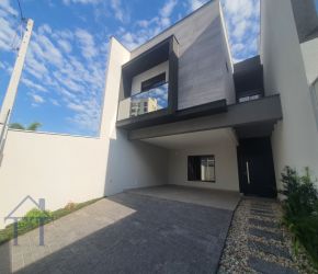 Casa no Bairro América em Joinville com 3 Dormitórios (3 suítes) e 151.83 m² - TT0702V