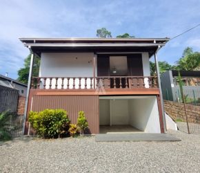 Casa no Bairro América em Joinville com 2 Dormitórios (1 suíte) e 100 m² - 00613.004