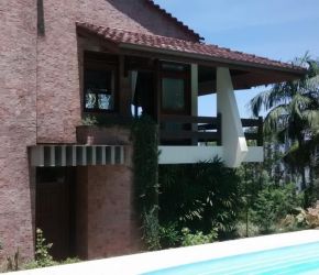 Casa no Bairro América em Joinville com 3 Dormitórios (1 suíte) e 330 m² - SR022