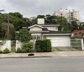 Casa no Bairro América em Joinville com 5 Dormitórios (2 suítes) - KR947