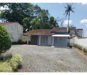 Casa no Bairro Anita Garibaldi em Joinville com 2 Dormitórios - 677
