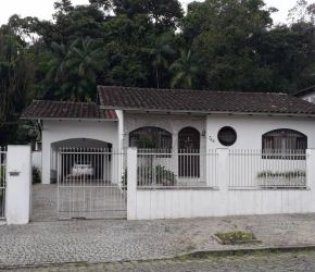 Casa no Bairro Anita Garibaldi em Joinville com 3 Dormitórios - LG8854