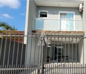 Casa no Bairro Anita Garibaldi em Joinville com 2 Dormitórios (1 suíte) - 25537S