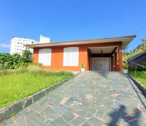 Casa no Bairro Atiradores em Joinville com 3 Dormitórios (1 suíte) e 246 m² - 11698.002