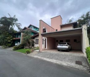 Casa no Bairro Atiradores em Joinville com 4 Dormitórios (2 suítes) - KR455