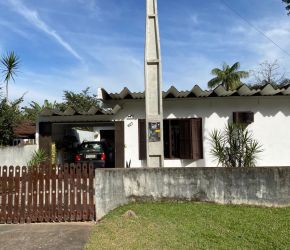 Casa no Bairro Atiradores em Joinville com 2 Dormitórios e 154 m² - SR024
