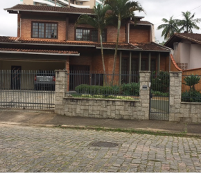 Casa no Bairro Atiradores em Joinville com 5 Dormitórios (2 suítes) - LG4659