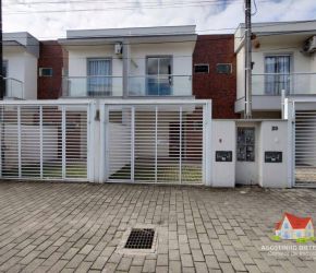 Casa no Bairro Aventureiro em Joinville com 3 Dormitórios (1 suíte) e 88 m² - SO0285