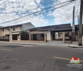 Casa no Bairro Aventureiro em Joinville com 3 Dormitórios e 220 m² - CA0522