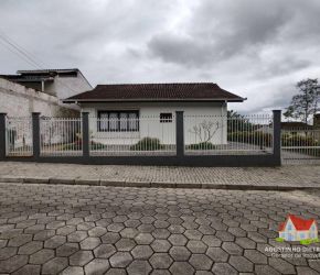 Casa no Bairro Aventureiro em Joinville com 3 Dormitórios e 110 m² - CA0530