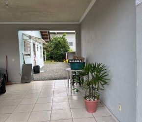 Casa no Bairro Aventureiro em Joinville com 2 Dormitórios (1 suíte) e 115 m² - 711