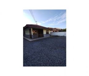 Casa no Bairro Aventureiro em Joinville com 3 Dormitórios - 594