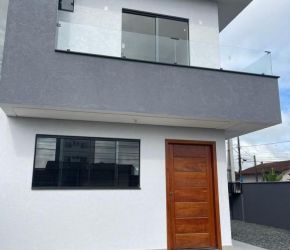 Casa no Bairro Aventureiro em Joinville com 3 Dormitórios (1 suíte) e 93 m² - SR062
