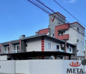 Casa no Bairro Aventureiro em Joinville com 2 Dormitórios e 87 m² - SO0077