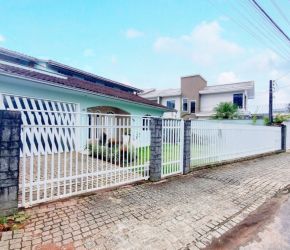Casa no Bairro Boa Vista em Joinville com 3 Dormitórios (1 suíte) e 280 m² - 12036.001