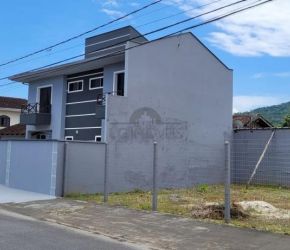 Casa no Bairro Boa Vista em Joinville com 3 Dormitórios (1 suíte) - LG8947