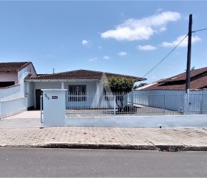Casa no Bairro Bom Retiro em Joinville com 3 Dormitórios - 24305N