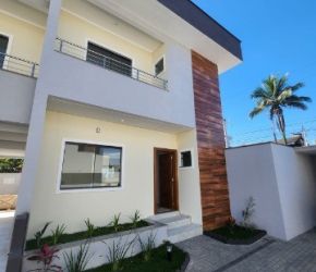 Casa no Bairro Bom Retiro em Joinville com 3 Dormitórios (3 suítes) e 120.82 m² - BU54198V