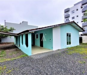 Casa no Bairro Bom Retiro em Joinville com 3 Dormitórios e 95 m² - 04301.002