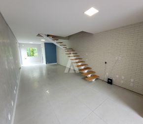 Casa no Bairro Bom Retiro em Joinville com 2 Dormitórios (1 suíte) - 25625