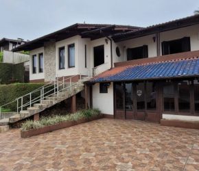 Casa no Bairro Bom Retiro em Joinville com 4 Dormitórios (1 suíte) e 227.54 m² - BU52629V