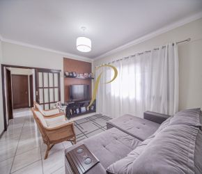 Casa no Bairro Bucarein em Joinville com 3 Dormitórios (3 suítes) - WP4121V