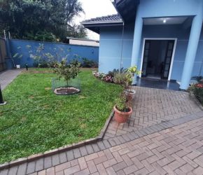 Casa no Bairro Bucarein em Joinville com 4 Dormitórios (4 suítes) - LG8086