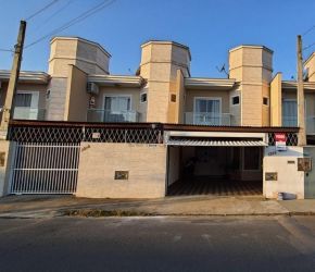 Casa no Bairro Comasa em Joinville com 3 Dormitórios (1 suíte) - LG8377