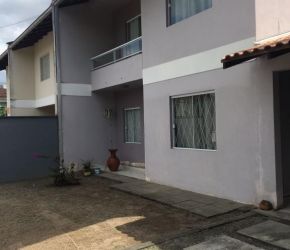 Casa no Bairro Costa e Silva em Joinville com 3 Dormitórios (1 suíte) - KR310