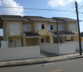 Casa no Bairro Costa e Silva em Joinville com 3 Dormitórios (1 suíte) - KR642