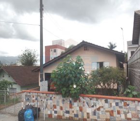 Casa no Bairro Costa e Silva em Joinville com 2 Dormitórios - Ad37