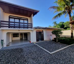 Casa no Bairro Costa e Silva em Joinville com 3 Dormitórios (2 suítes) e 198 m² - 12506.001