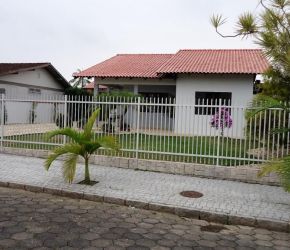 Casa no Bairro Floresta em Joinville com 4 Dormitórios (1 suíte) e 122 m² - SR086